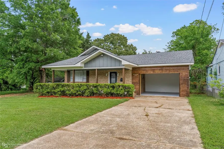 1930 Cross Lake Boulevard, Shreveport, LA 71109