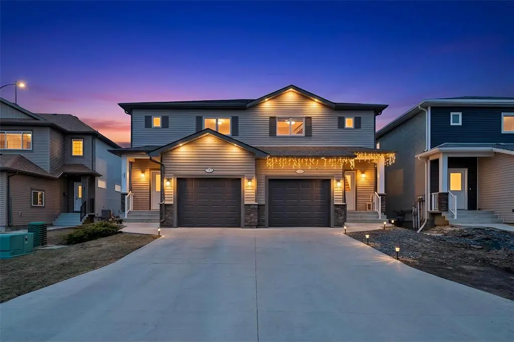 243 Castlebury Meadows DR, Winnipeg, MB R2R 0T1