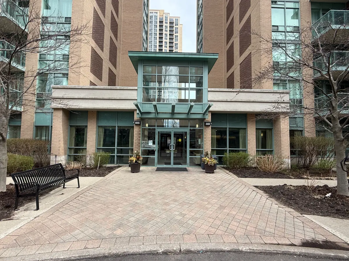 7 Michael Power PL #1406, Toronto W08, ON M9A 0A4