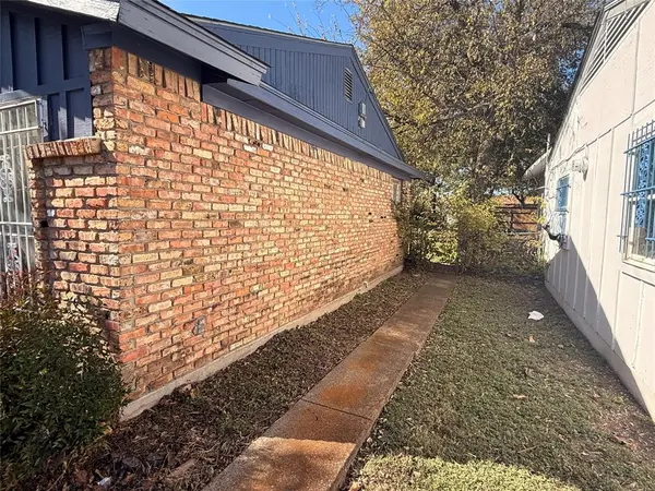 3711 Happy Canyon Drive, Dallas, TX 75241