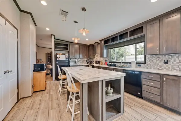 1820 Pelican E, Pelican Bay, TX 76020