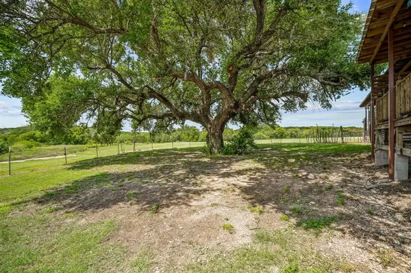 825 Monarch Trail, Stephenville, TX 76401