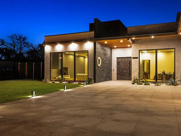 10230 Marsh Lane, Dallas, TX 75229