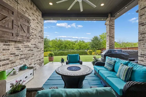 1301 Appaloosa Drive, Aubrey, TX 76227