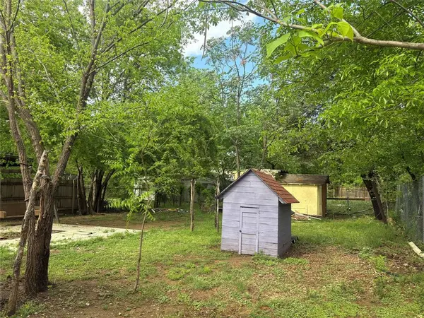 325 N Wood Street, Denton, TX 76209