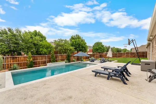 2800 Garrett Drive, Highland Village, TX 75077