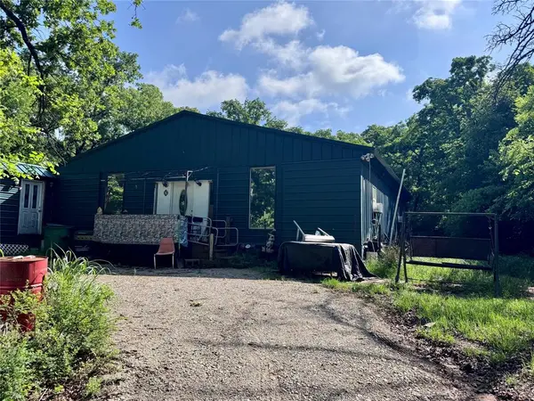 252 Nocona Drive, Nocona, TX 76255