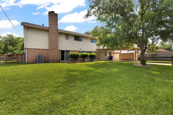 2985 Las Campanas Drive, Farmers Branch, TX 75234
