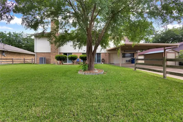 2985 Las Campanas Drive, Farmers Branch, TX 75234