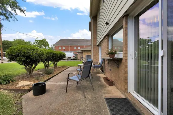 2985 Las Campanas Drive, Farmers Branch, TX 75234