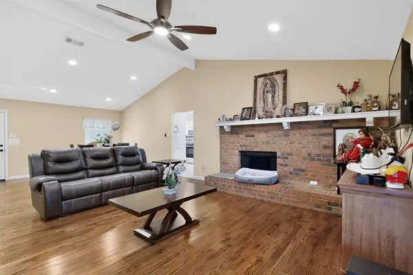 609 Melissa Lane, Garland, TX 75040