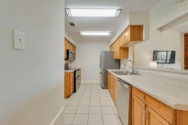 905 Pepperidge Court, Lancaster, TX 75134