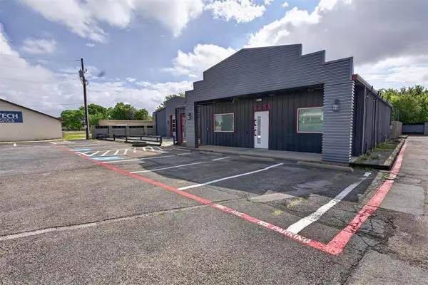 2795 Wilshire Boulevard, Burleson, TX 76028