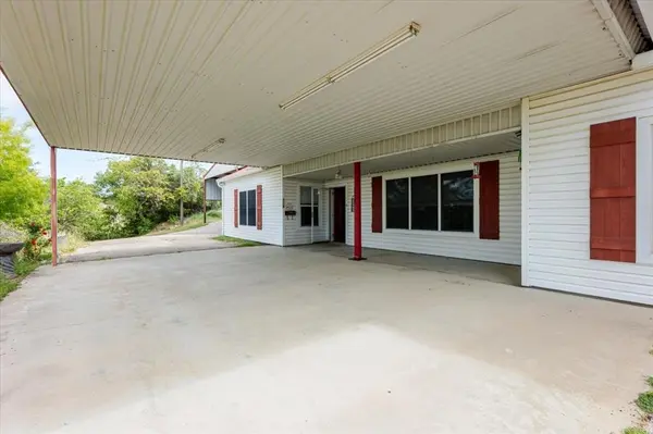 2400 Carter Road, Springtown, TX 76082