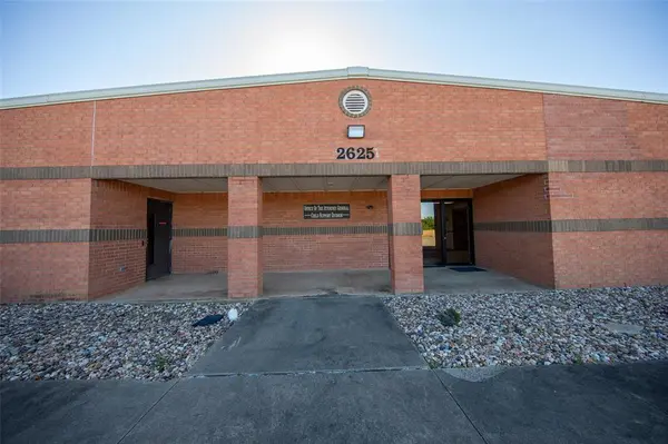 2625 S Church, Paris, TX 75460