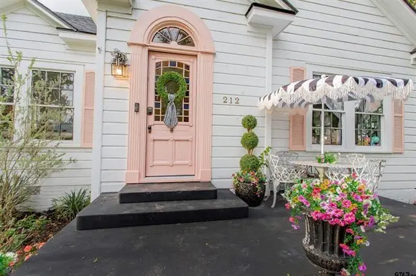 212 Smith Street, Henderson, TX 75654