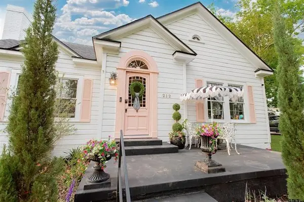 212 Smith Street, Henderson, TX 75654