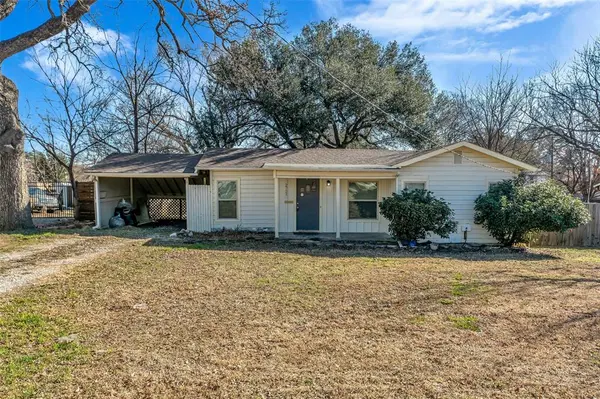 2721 Janice Lane, Fort Worth, TX 76112