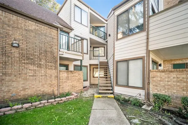 2314 Bamboo Drive #I304, Arlington, TX 76006