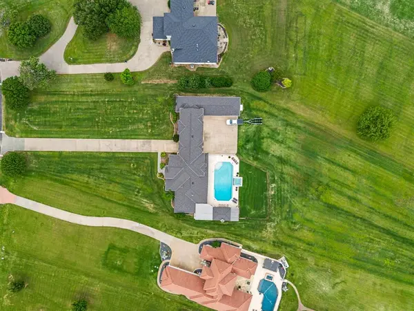 1300 E Scandinavian Court, Granbury, TX 76048