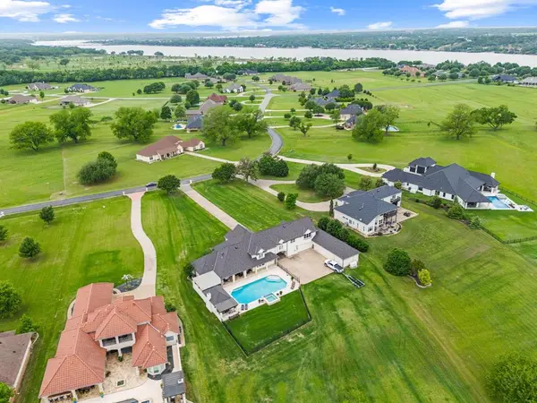 1300 E Scandinavian Court, Granbury, TX 76048