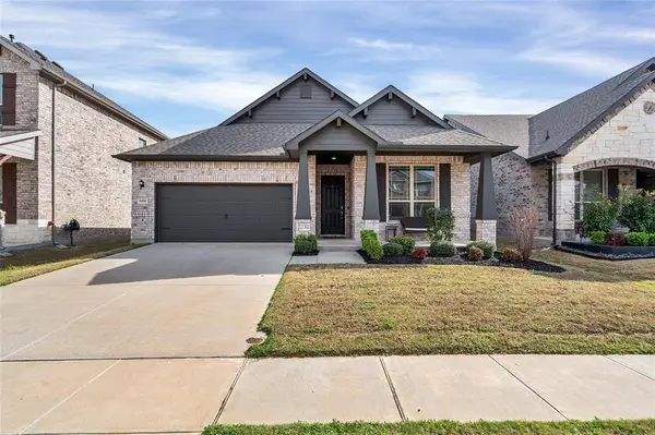 1404 Arrowwood Drive, Aubrey, TX 76227