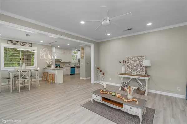 1930 Cross Lake Boulevard, Shreveport, LA 71109