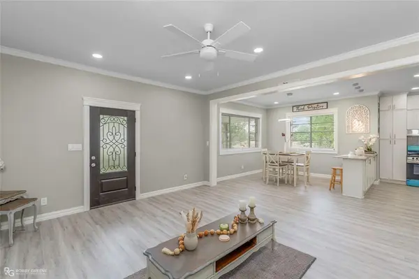 1930 Cross Lake Boulevard, Shreveport, LA 71109