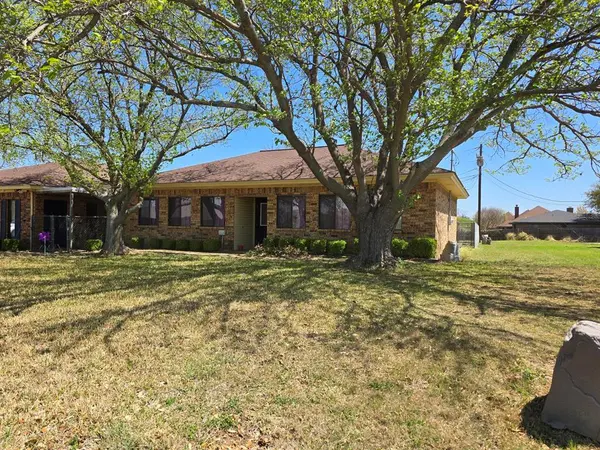 205 River N. Boulevard, Stephenville, TX 76401