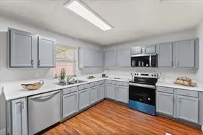 812 Ericville Drive, Arlington, TX 76001