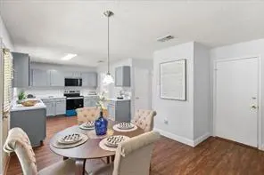 812 Ericville Drive, Arlington, TX 76001