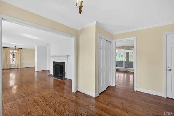 1619 Dogwood LN, Lynchburg, VA 24503