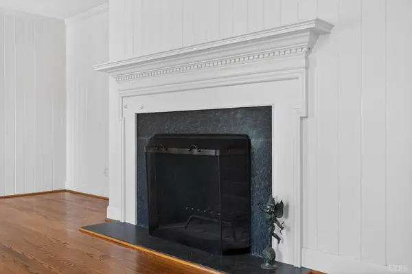 1619 Dogwood LN, Lynchburg, VA 24503