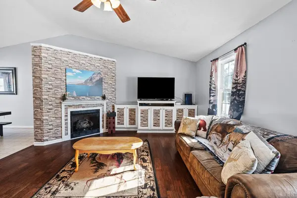 2305 Smith Mountain Lake Pkwy, Huddleston, VA 24104