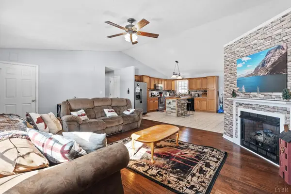 2305 Smith Mountain Lake Pkwy, Huddleston, VA 24104