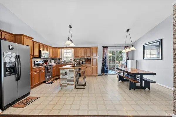 2305 Smith Mountain Lake Pkwy, Huddleston, VA 24104