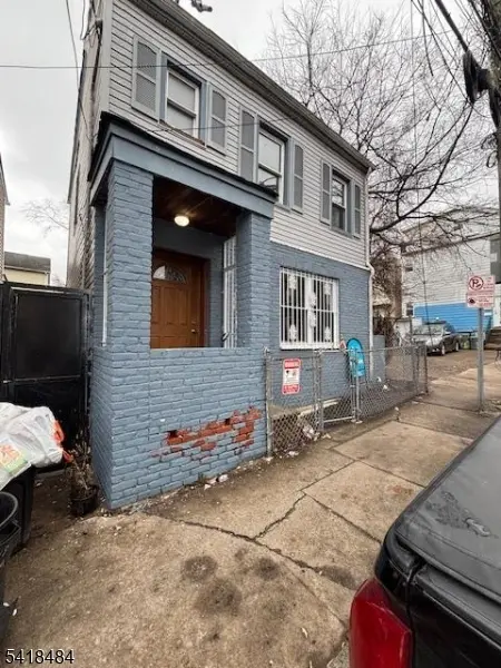 10 Mary St, Paterson City, NJ 07503