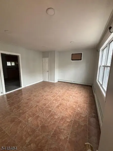 10 Mary St, Paterson City, NJ 07503