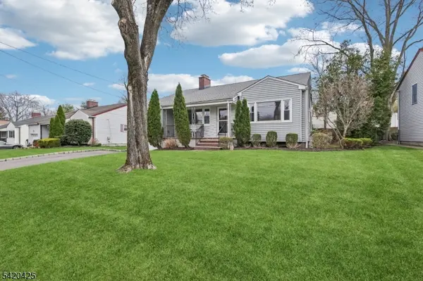 42 Nomahegan Ct, Cranford Twp., NJ 07016