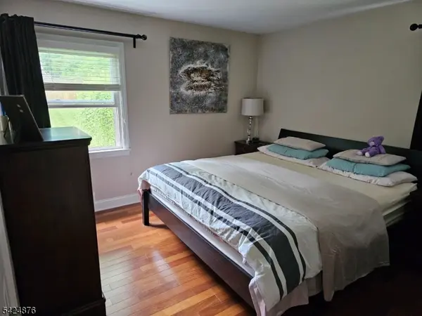 39 Glen Ave, Millburn Twp., NJ 07041