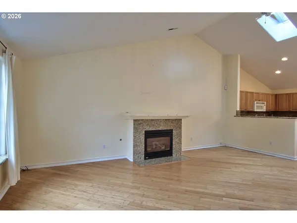 302 NW SADIE CT, Hillsboro, OR 97124