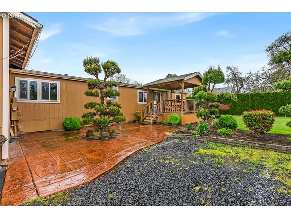 23501 NE SUNNYCREST RD, Newberg, OR 97132