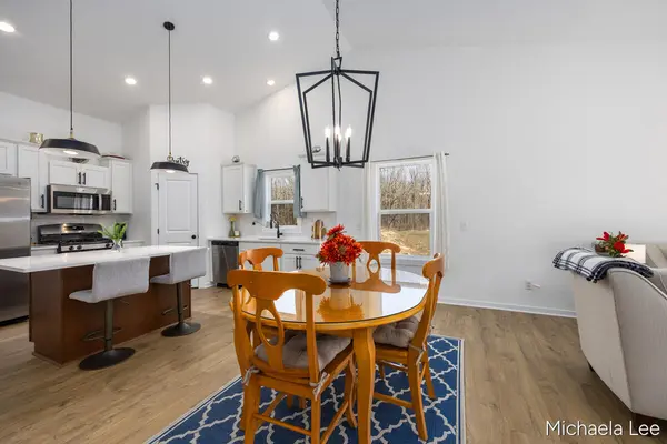 1548 N Village CIR, Oshtemo Twp, MI 49009