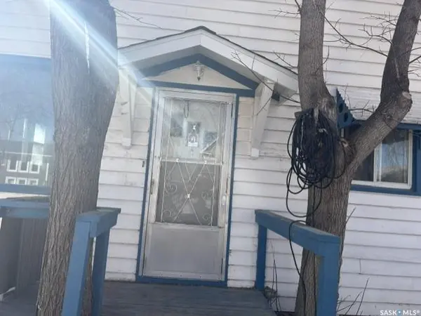 1088 Wolfe AVENUE, Moose Jaw, SK S6H 1J7