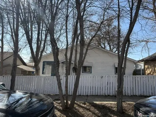 1088 Wolfe AVENUE, Moose Jaw, SK S6H 1J7