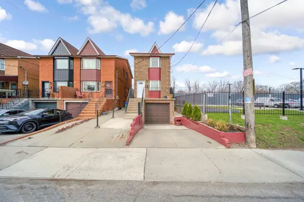 29A South Station ST, Toronto W04, ON M9N 3T8