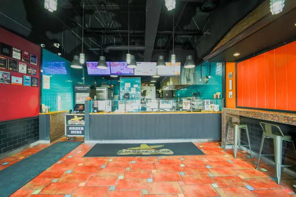 1435 Plains RD E #2, Burlington, ON L7R 3P9