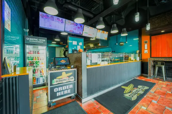 1435 Plains RD E #2, Burlington, ON L7R 3P9