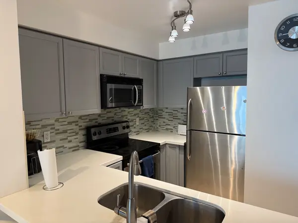 7 Michael Power PL #1406, Toronto W08, ON M9A 0A4