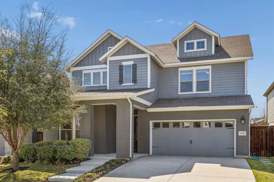 1908 Roundtree Circle E, Fort Worth, TX 76008